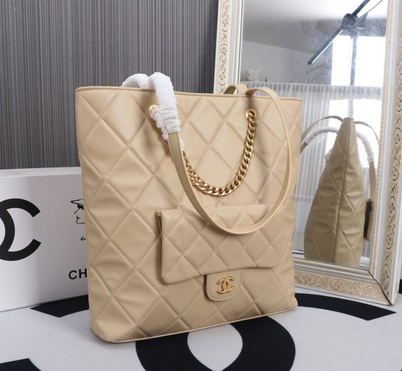 Ch**el shopping bags